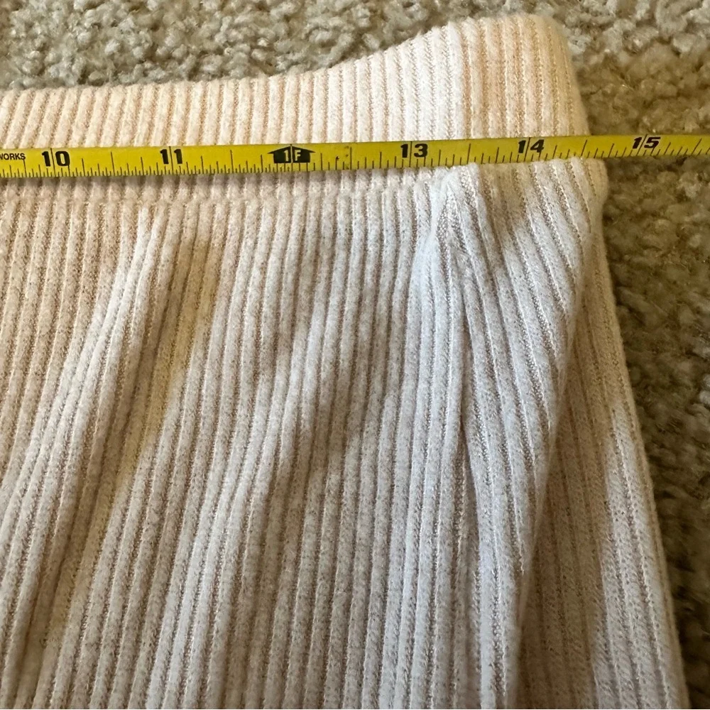 NWT Almost Famous Ribbed 2-Piece Knit Sweater Set (Top & Skirt) Women’s Large - Picture 3 of 8
